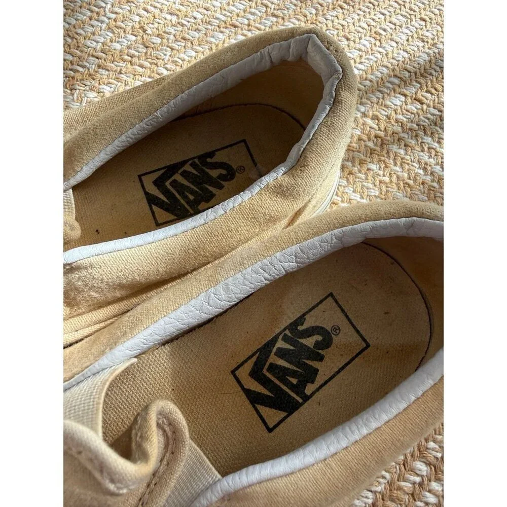 Vans men’s size 6 women’s size 7.5 cream flats
